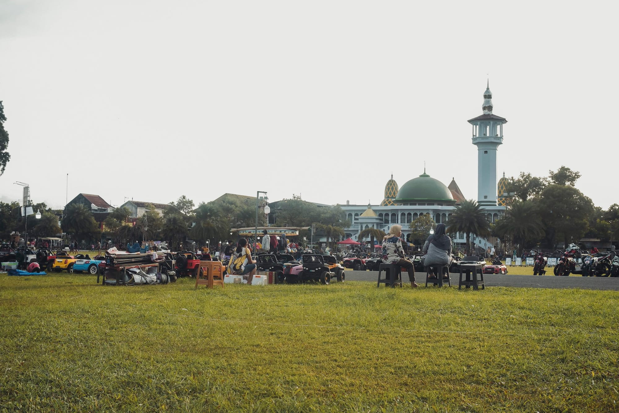 Alun-Alun Kota Blitar, jantung wisata kota Blitar yang memikat dengan tata ruang khas Jawa yang sarat makna