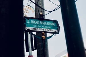 Nyari Frame Klasik di Jalanan Kajoetangan Malang